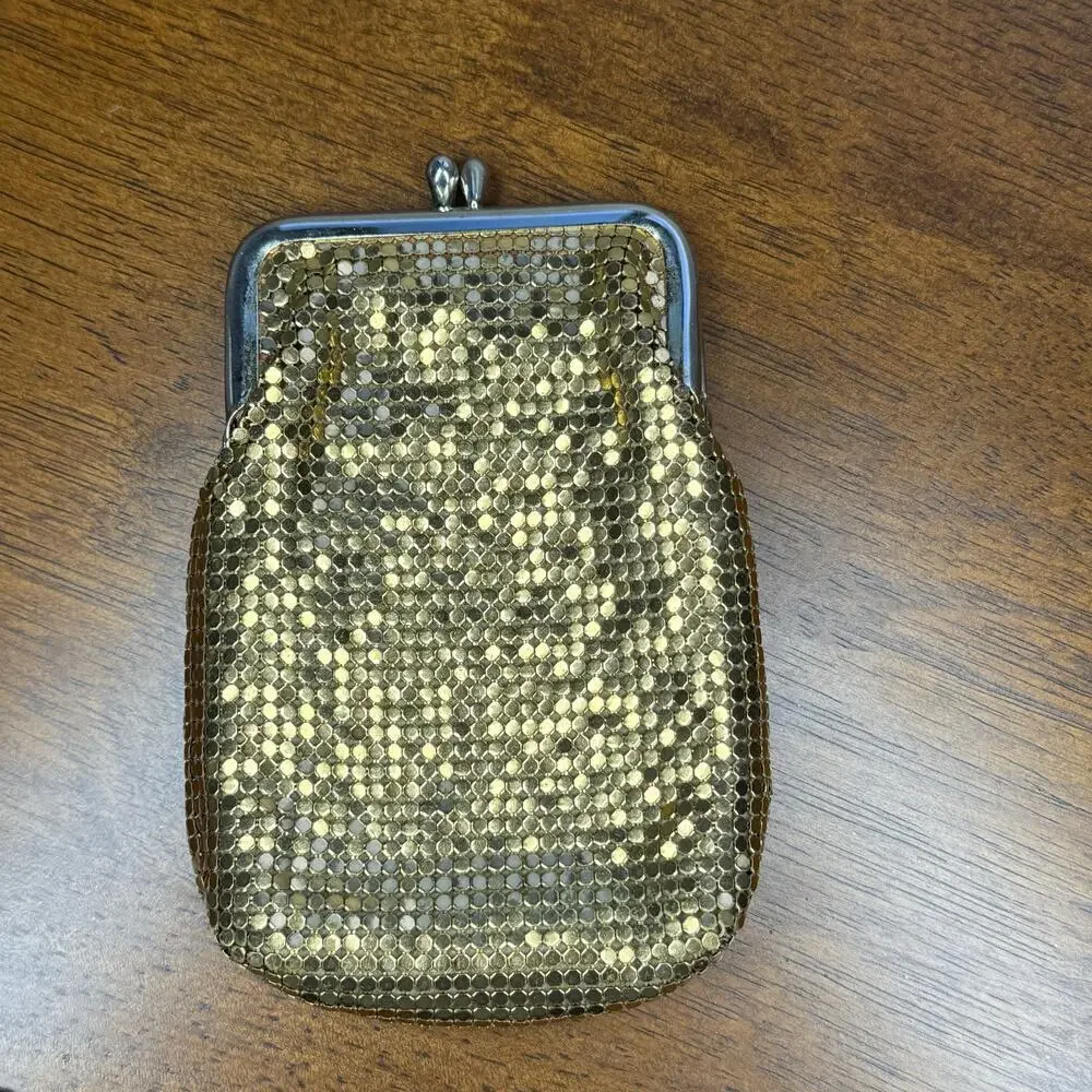 Vintage 60s Whiting & Davis gold-tone metal kiss clasp mesh coin cigarette purse